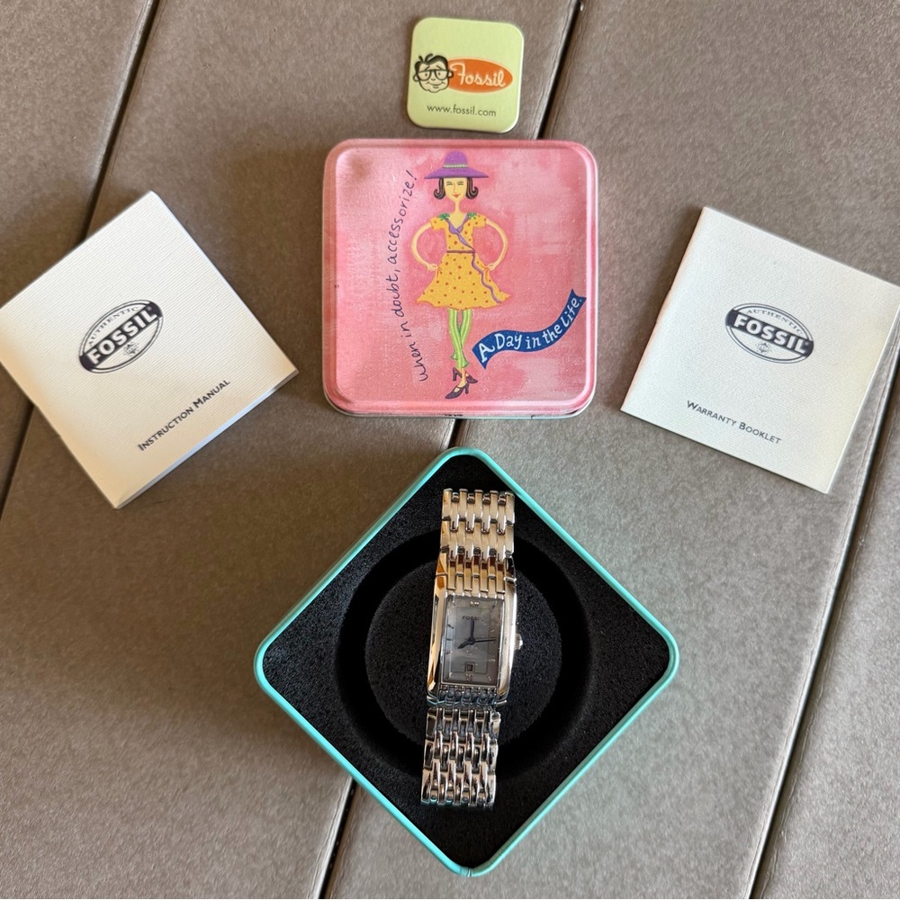 NEW Fossil (F2) Women's Two-Tone Silver Watch (needs battery)